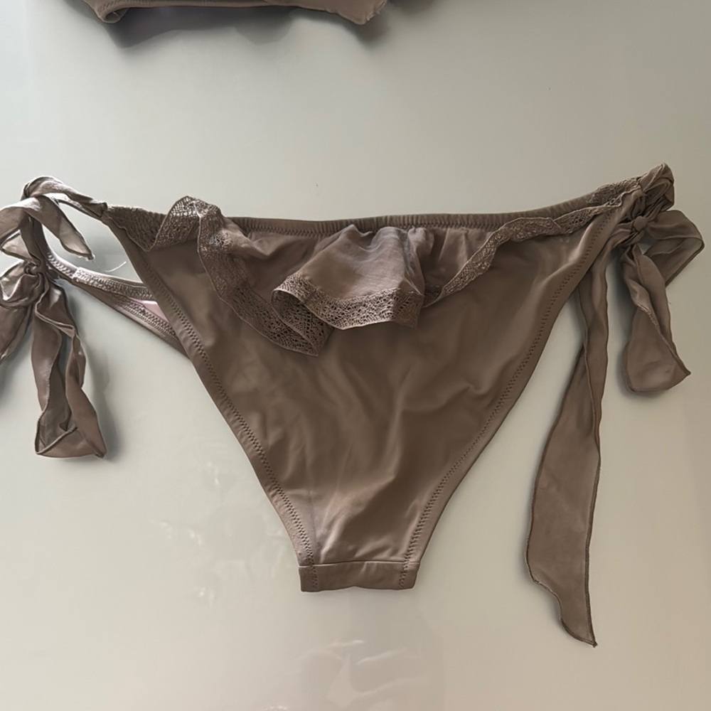 Victoria's Secret Taupe Ruffle Bikini Top - Picture 8 of 15